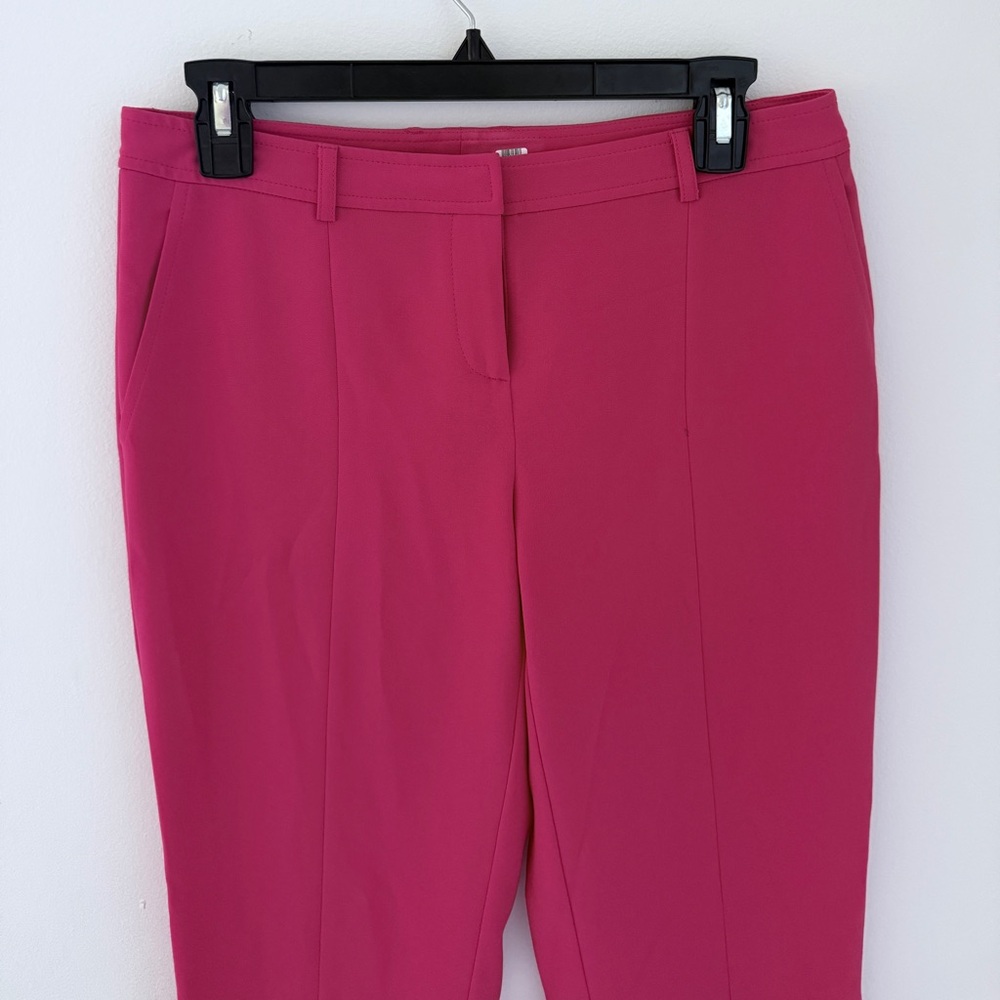 St. John Pink Tailored Pants Size 2 | Gold Logo Detail | Luxury